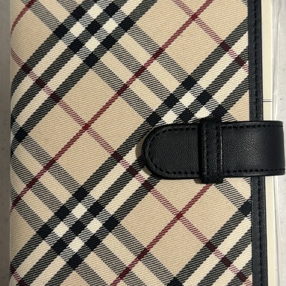Burberry Agenda Tan & Black Novacheck New With Box 4x5.75 - Picture 8 of 13